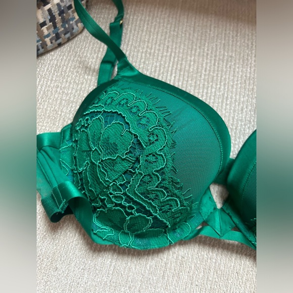 Victoria’s Secret “Very Sexy Push-up” Bra - Picture 2 of 6
